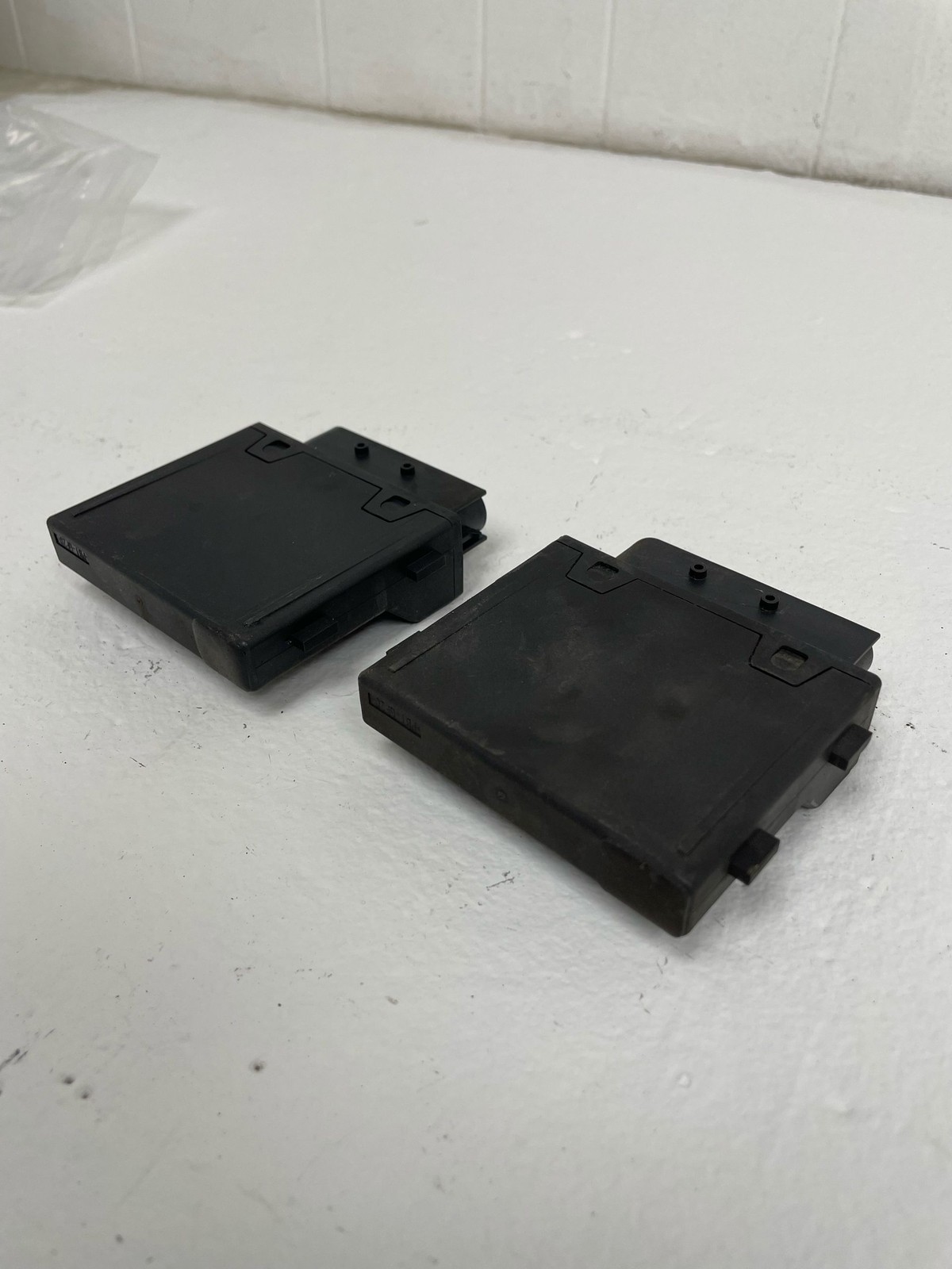 2015-2020 BENTLEY BENTAYGA OEM Fuel Pump Control Module Unit Set (2) 4m0906093