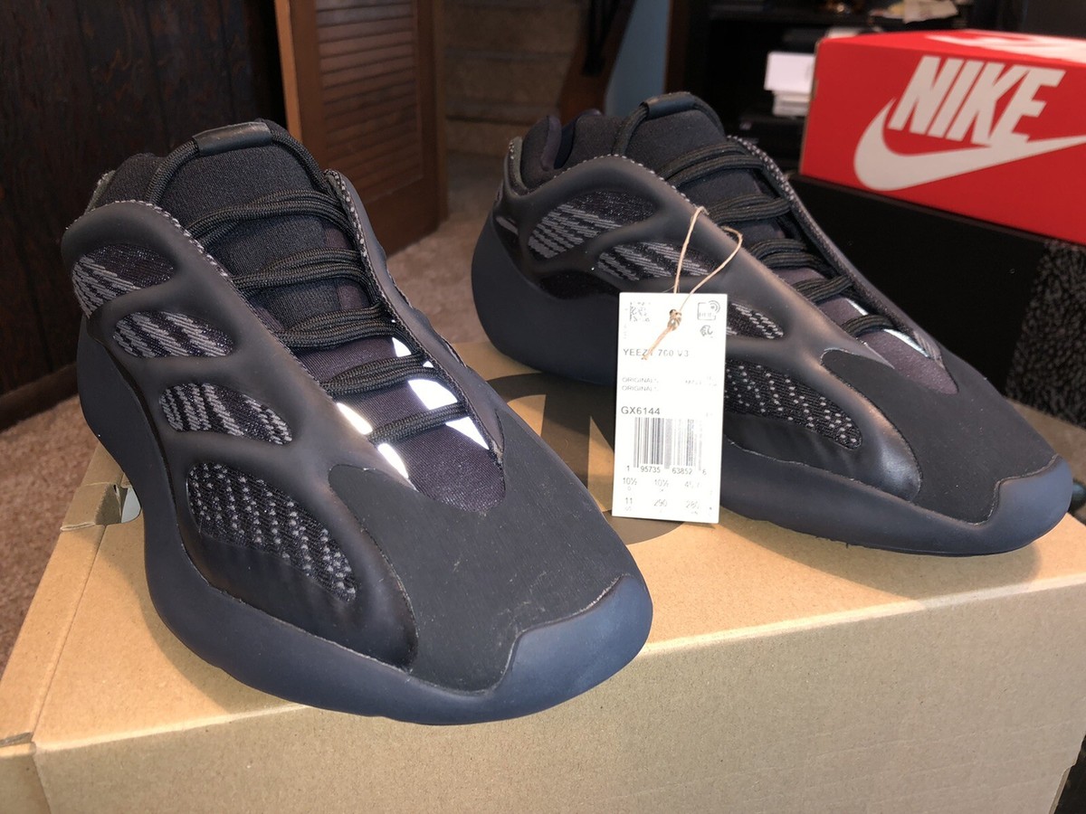 yeezy 300 v3 dark glow