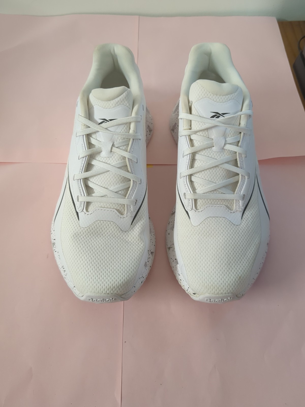 Reebok ZIG DYNAMICA 4. Womens Size 7.5
