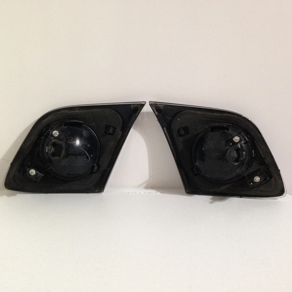 2004-2009 Mazda 3 Hatchback INTERIOR motorista esquerdo + lanternas traseiras laterais do passageiro direito - Imagem 2 de 4