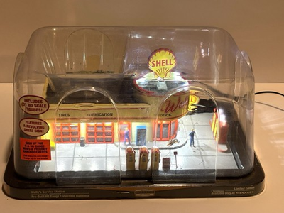 #ad MENARDS WALLY’S SERVICE GAS STATION O GAUGE Lights Up amp; Sign Rotates $179.99