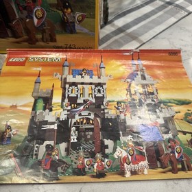 LEGO System Castle Royal Knight's Castle 6090 In 1995 Used W/Manual & Box
