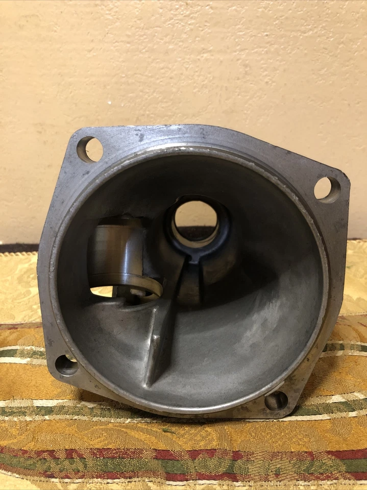 Chevrolet Corvette 1985-1986, cola de transmisión Buick e Impala. Foto 2 de 4