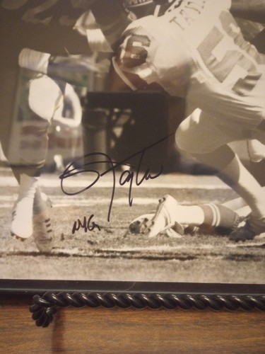Lawrence Taylor Autographed New York Giants 8x10 Photo Black & White - Picture 2 of 6
