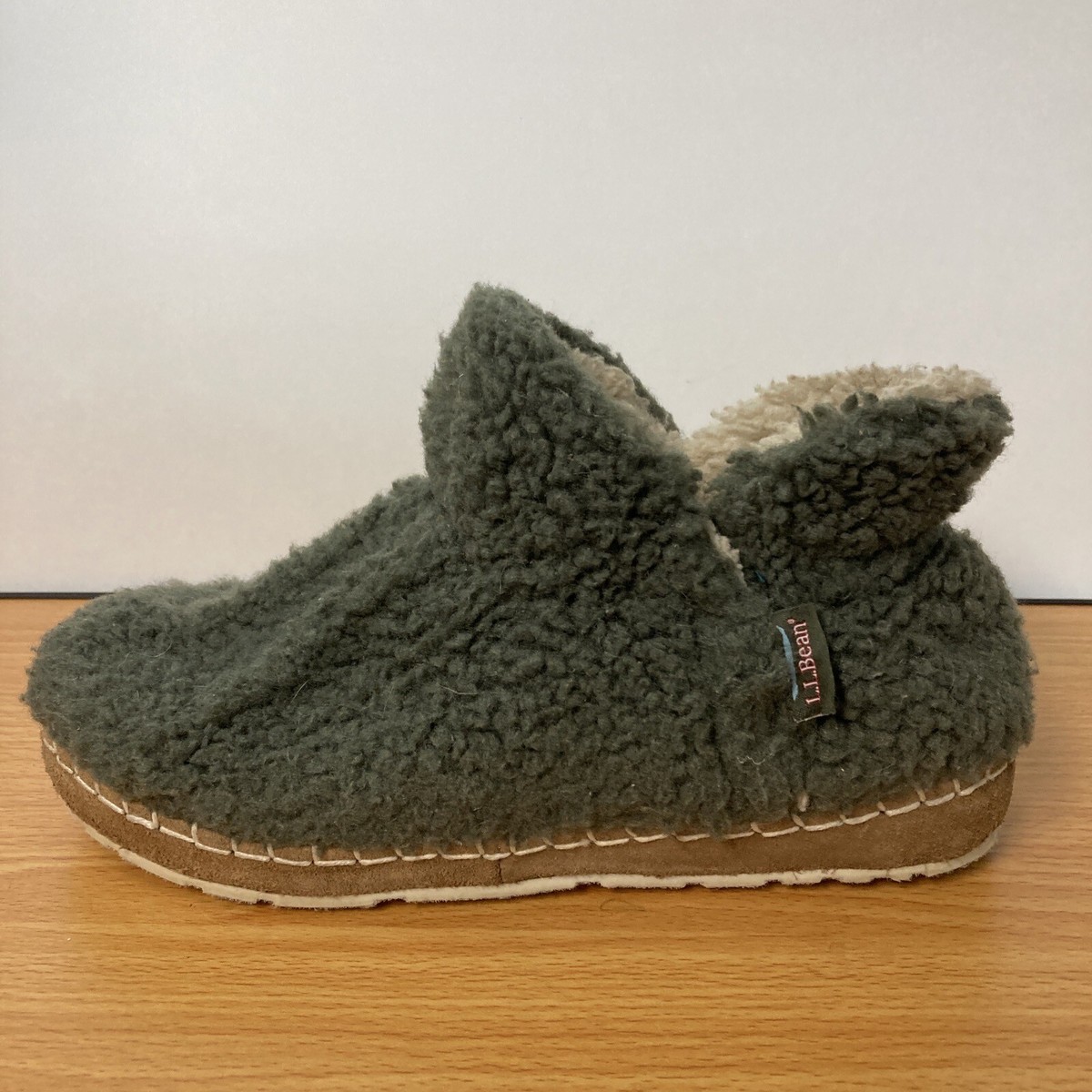 LL Bean Women's M Green Sherpa Fleece Indoor/Outdoor Slippers