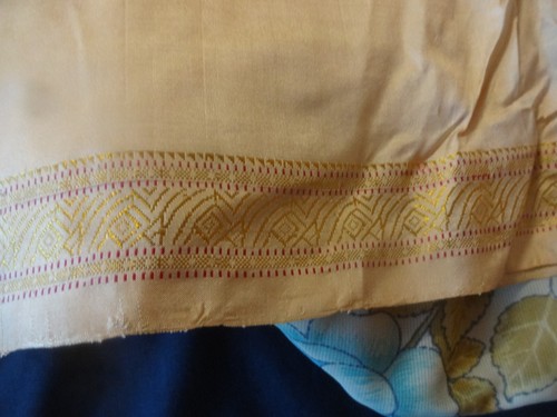 Cream saree with floral pattern and stunning pallu (silk mix) - Picture 6 of 10