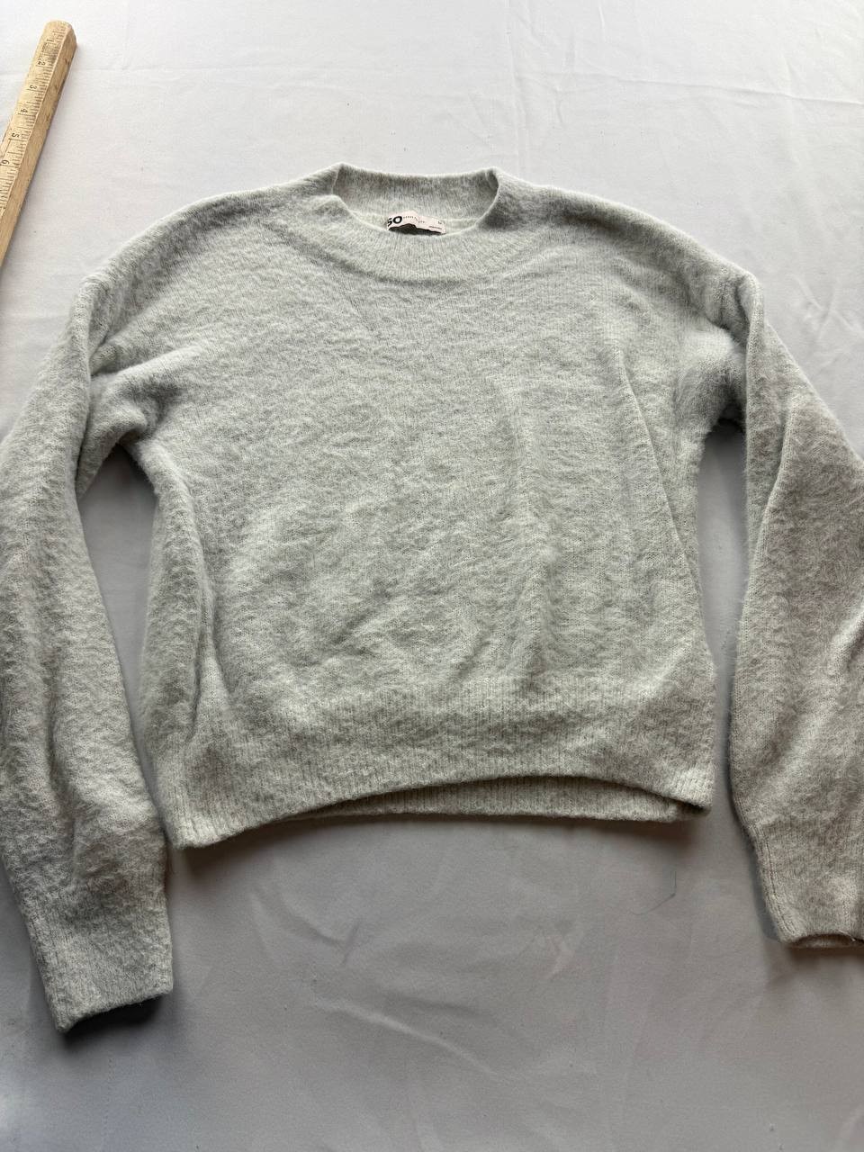 SO Sweater Womens Medium Gray Knit Long Sleeve Crew Neck Pullover Casual