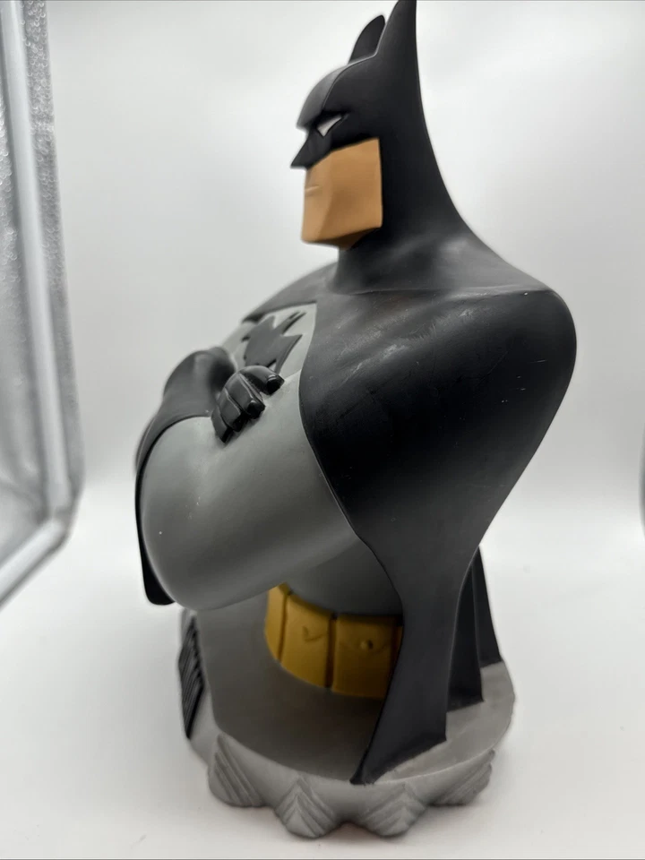 Estatua de busto alto gigante exclusiva de Batman Warner Bros 1997 DC Comics Foto 2 de 4