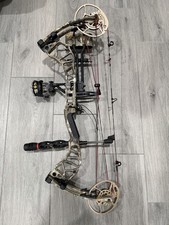 Bear Divergent Right-Hand Compound Bow 28 ATA 70lb 338 FPS Realtree Camo