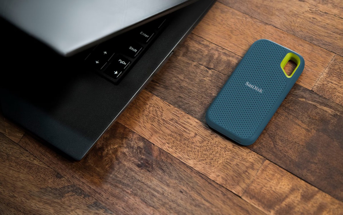 SanDisk - Extreme Portable 1TB External USB-C NVMe SSD - Monterey
