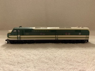 Proto 2000/Life-Like HO Scale Southern EMD E7A Diesel Locomotive #2905 DC