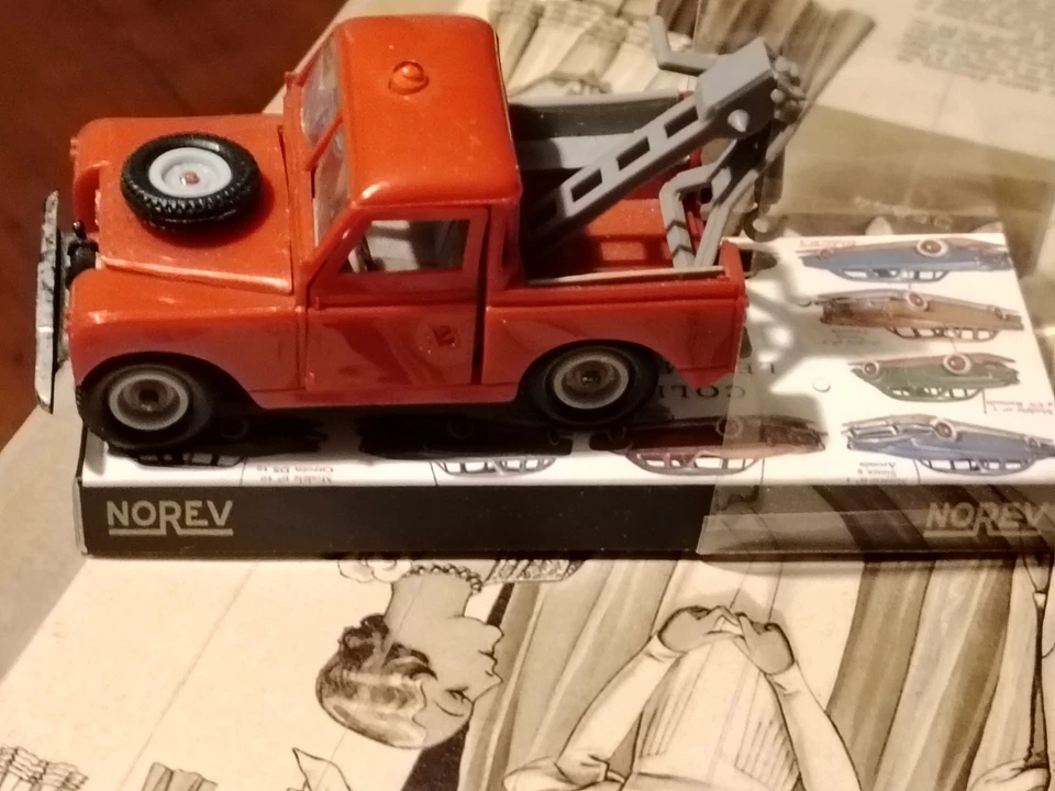 1/43  Norev   Land Rover  Dépanneuse rouge N° 154 - Photo 2/4