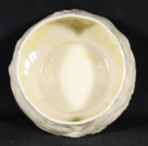 Belleek Serenity Sugar Bowl 2 1/8" Tall (2nd Mark 1955-1965) - Picture 5 of 7