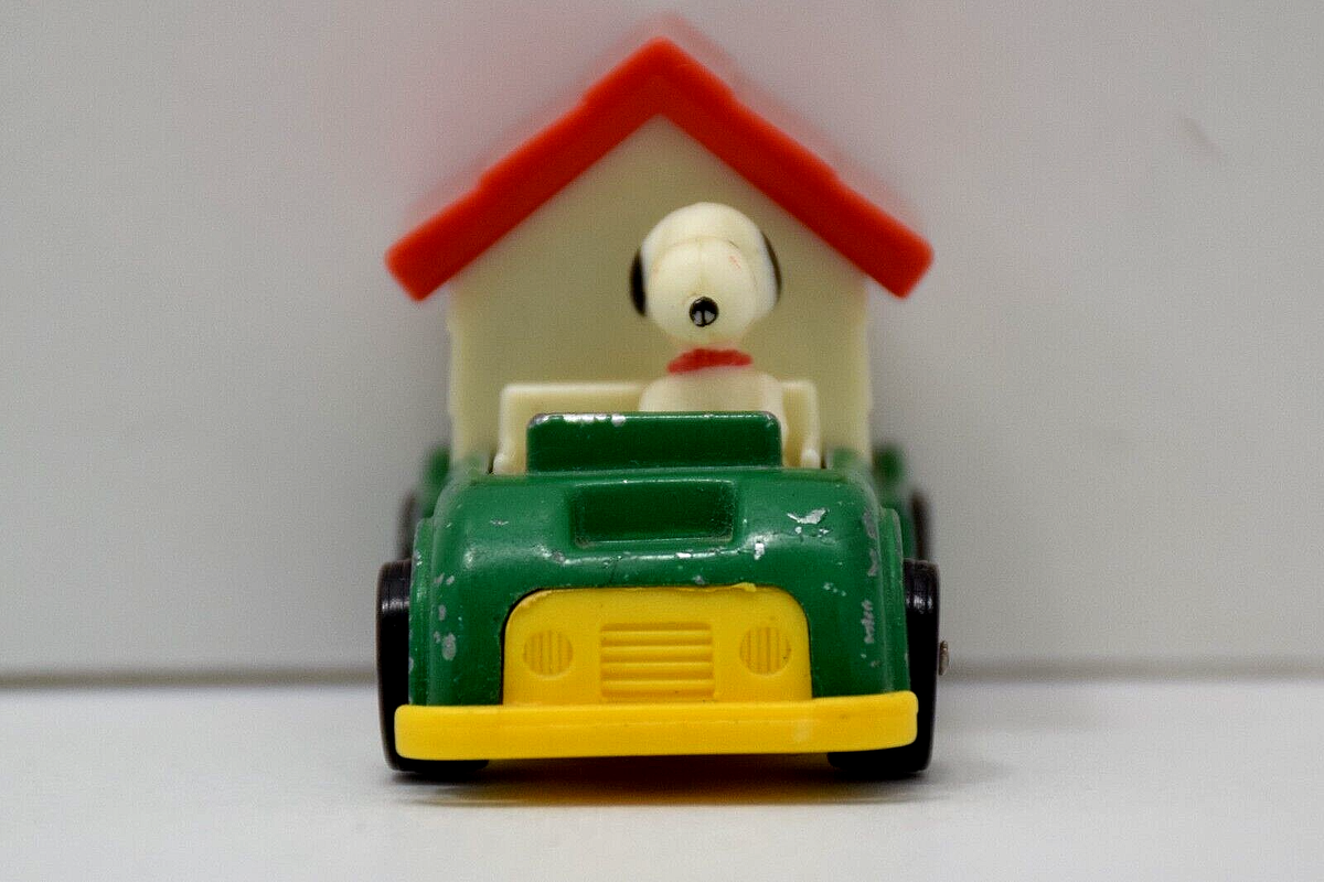 【アメリカ限定】SNOOPY トラックミニカー2台セット アメリカ限定】SNOOPY トラックミニカー2台セット アメリカ限定