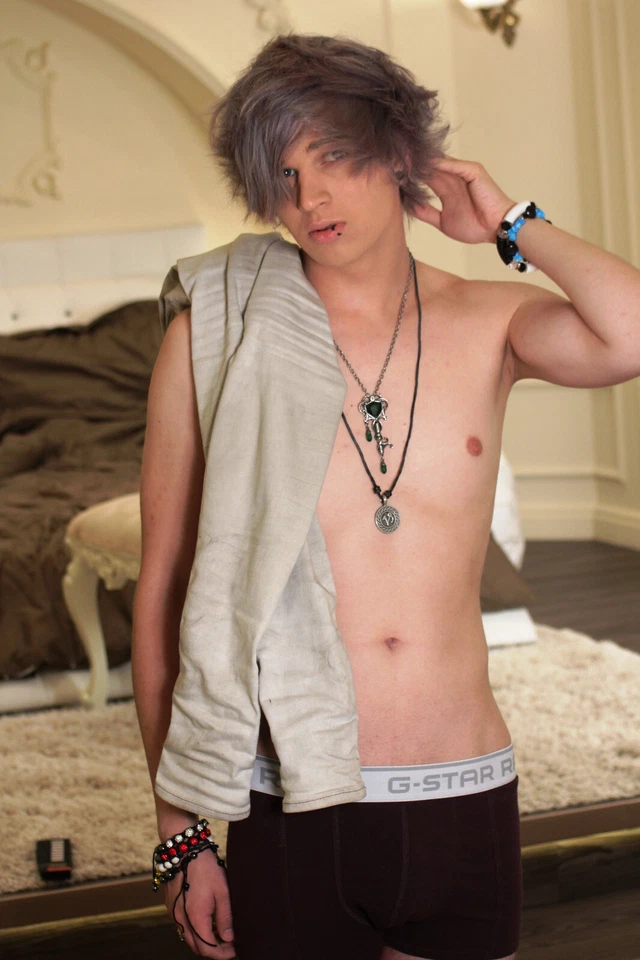 SPF Springfield Kult Jeans soft used Look regular fit von Model getragen - Bild 2 von 4