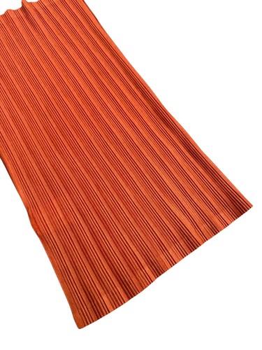 Issey Miyake Plisados Satisfecho Cuello Ocre Talla Única - Imagen 2 de 4