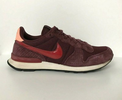 nike red internationalist trainers