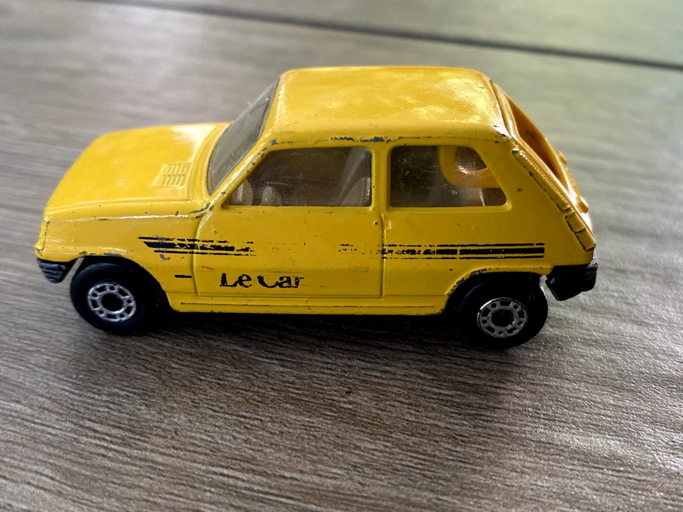 Lesney Made in England 1980 Matchbox 1-75 Superfast ~ Nº 21 Renault 5TL "Le Car" Foto 3 de 4