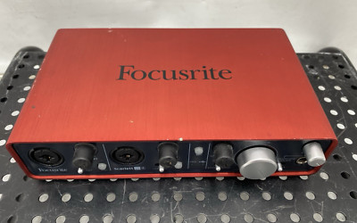 Focusrite Scarlett 2i4 USB Audio Interface