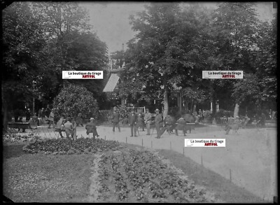 Glasplatte altes Foto Negativ schwarz-weiß 13x18 cm Vittel öffentlicher Park
