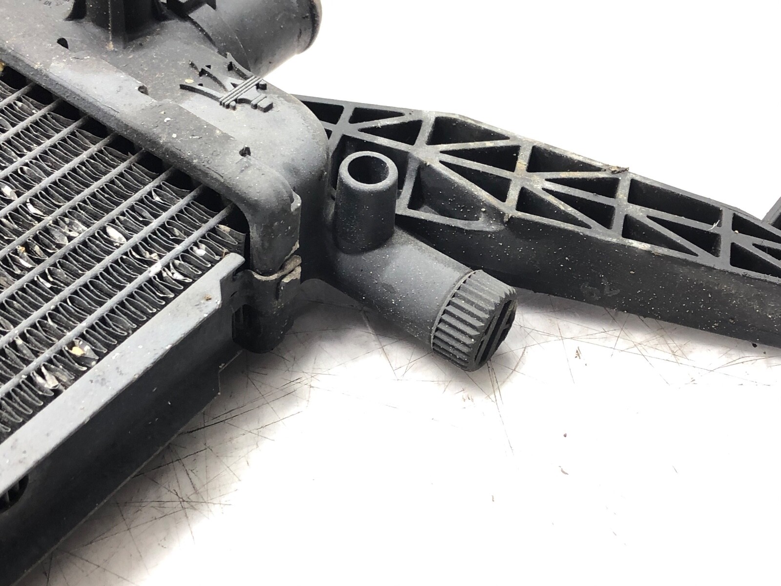 2014-2020 MASERATI GHIBLI SECONDARY COOLANT RADIATOR OEM.