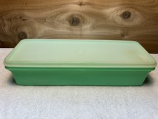 Pre-Owned Tupperware 892-1 Green Celery Keepe...