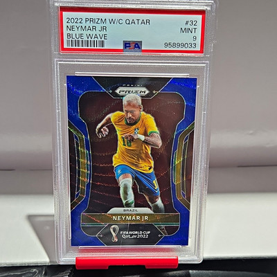 Panini 2022 Prizm World Cup Qatar Neymar Jr Brazil Blue Wave 137/199 PSA 9