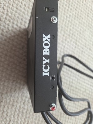 ICY BOX IB-865-B USB 3.0 Multi-Kartenleser Card Reader Frontpanel