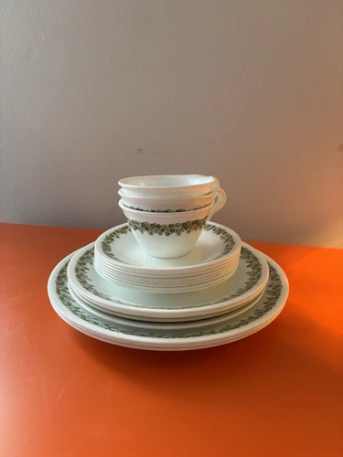 Corelle Vintage Spring Blossom/Crazy Daisy Dinnerware 18-Pc Set Mixed Lot AS IS