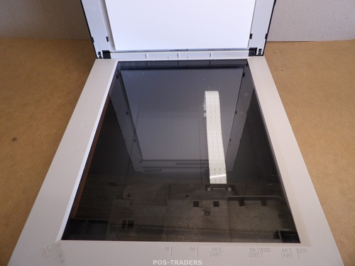Fujitsu Fi-7240 Color Image Scanner ADF & Flatbed - 1,372 ADF / SMALL LINE ON FB - Bild 8 von 11