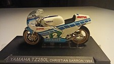  MOTO  YAMAHA TZ 250 CHRISTIAN SARRON 1984 MODELLO SCALA 1/24