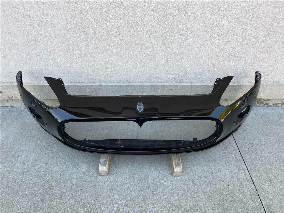 2008-2011 08 09 10 11 Maserati Gran Turismo Front Bumper OEM 080055600