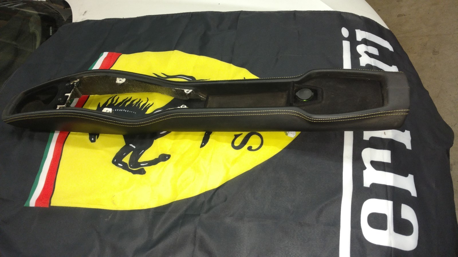 FERRARI 458 ITALIA SPIDER INTERIOR CENTER CONSOLE TUNNEL PANEL OEM 812867
