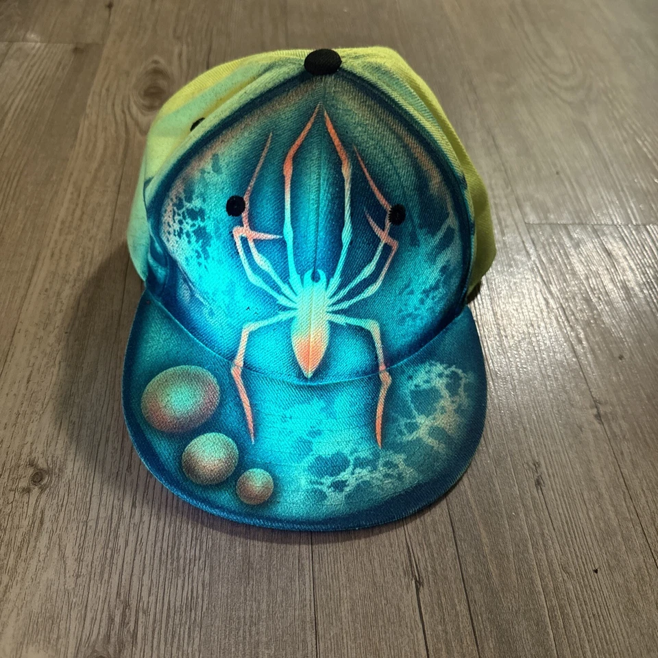 Sombrero de camionero aerografiado estilo retro vintage Snapback araña Trippy luz negra Foto 2 de 4