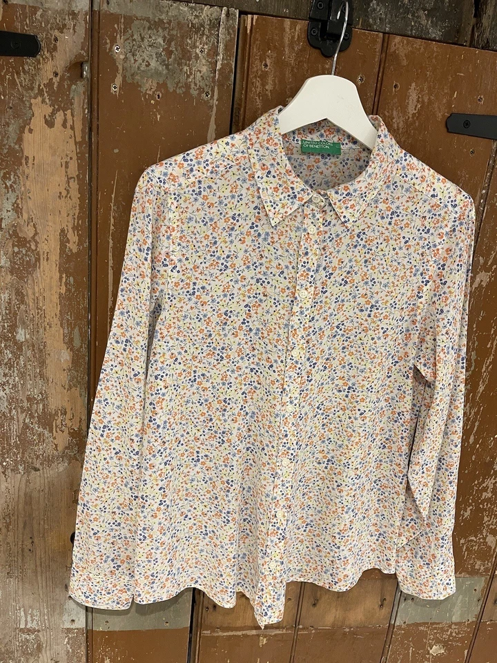Blusa Camisa United Colors Of Benetton Cuello Floral Mangas Largas Para Mujer Foto 2 de 4