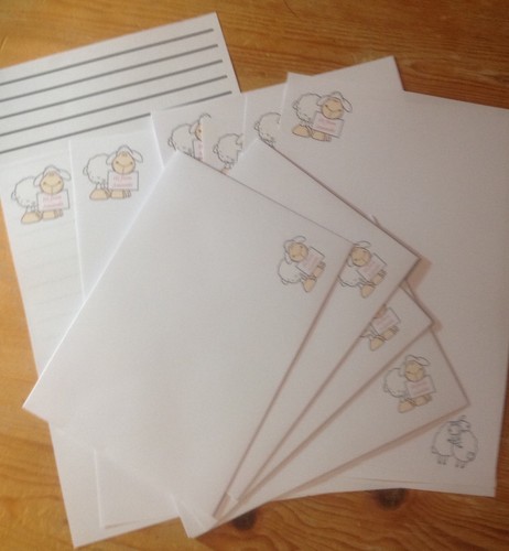 Lamb with (personalised) name tag Letter Writing Paper & Envelopes Set 8+4 - Picture 5 of 5