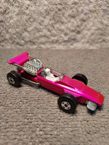 Vintage 1970 Matchbox Superfast #34 Hot Pink Formula 1 Race Car Lesney England