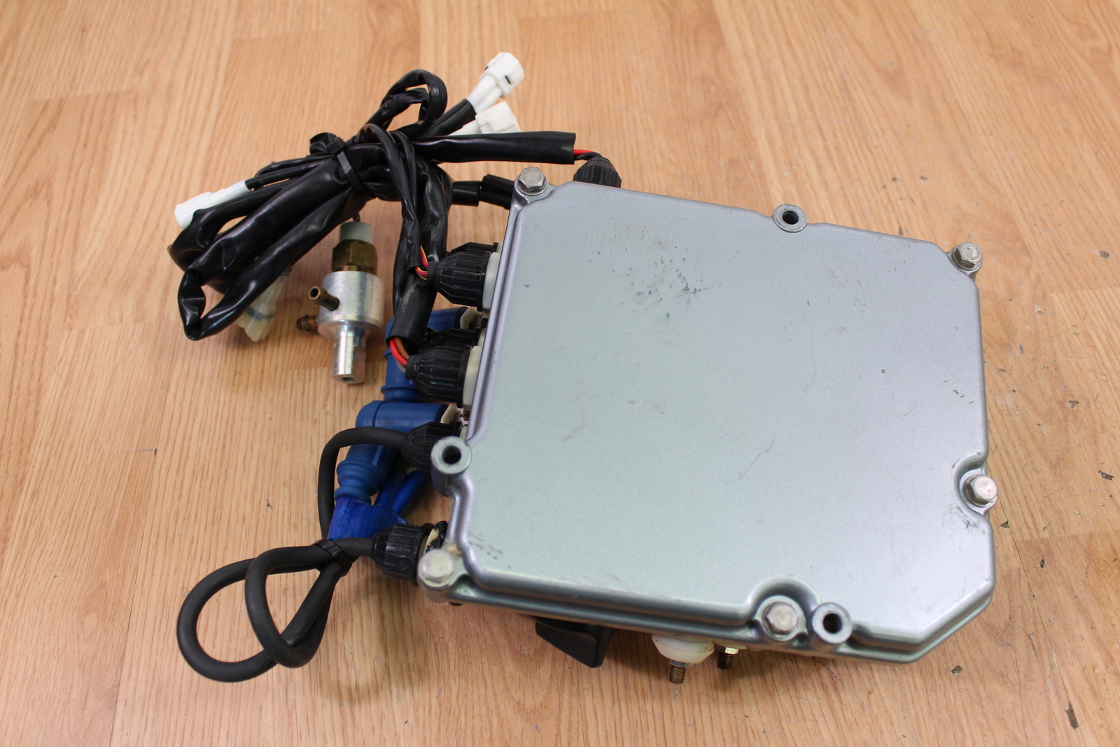 1994 KAWASAKI JET SKI SUPER SPORT XI JH750 Complete Electrical Box with Ignition