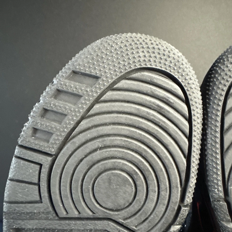 Talla 6Y - Jordan 3 Black Cat 2025 limpio Foto 3 de 4