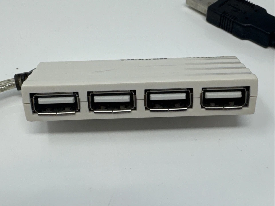 Rock Band ViPowER 4 Port Hub USB 2.0 Dongle VP-H209B Xbox 360 Wii PS2 PS3 OEM. - Image 4 of 4