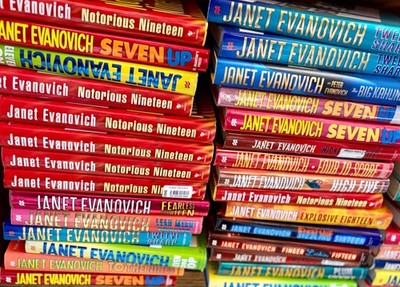 Janet Evanovich Hardcovers YOU CHOOSE Vintage Stephanie Plum Mystery Novel Book