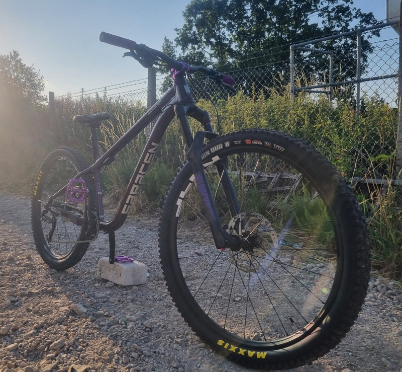 Saracen Mantra LSL Race 29in Purple Hardtail MTB 140mm Rockshox Fork 2025
