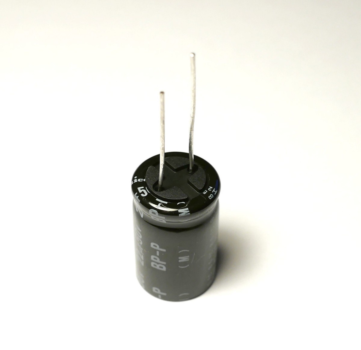 10x UVX2C220MPA CONDENSATORE NICHICON ALLUME 22UF 160V RADIALE - Foto 7