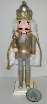 CHRISTMAS NUTCRACKER KING 15'' DRESSED IN SILVER W/WHITE CAPE HOLDING A SCEPTER