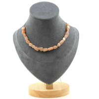 Edelsteine Und Schmucksteine. Collier Mit 20 Perlen, Sonnenstein Aus Tansania
