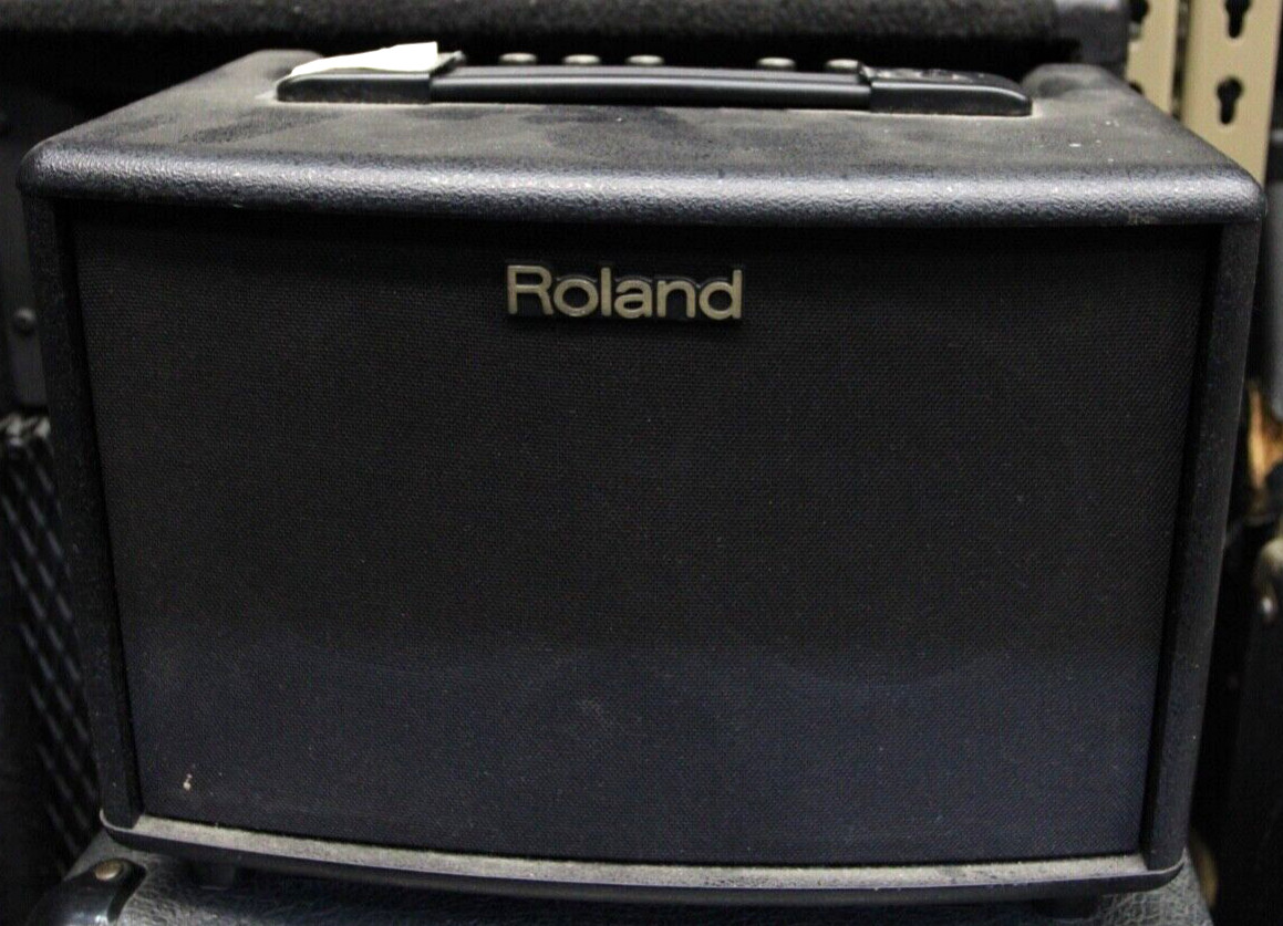 Roland AC-33 Acoustic Chorus Guitar Amplifier - 30 Watt, Black