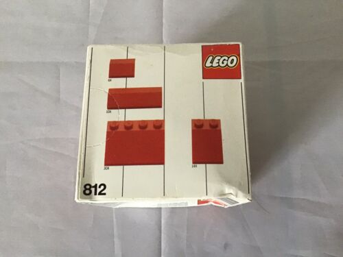 LEGO Sets: Universal Building: Supplemental: 812-2 RED ROOF BRICKS SHALLOW PITCH - Picture 3 of 3