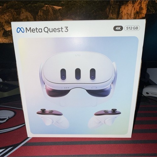 Meta Quest 3 512GB White w/ Controllers & BOBOVR head strap and Battery
