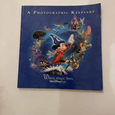 A Photographic Keepsake Where Magic Lives Walt Disney World Resort Paperback