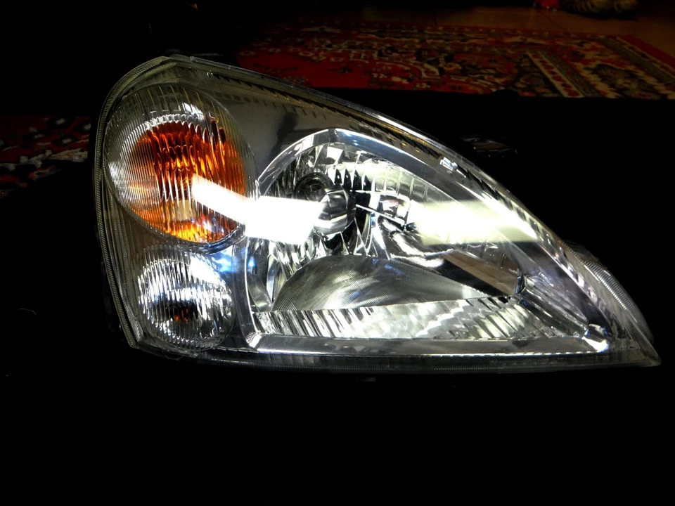 Juego de faros 2 piezas (izquierdo y derecho) Suzuki Aerio 2002-07 Foto 2 de 4